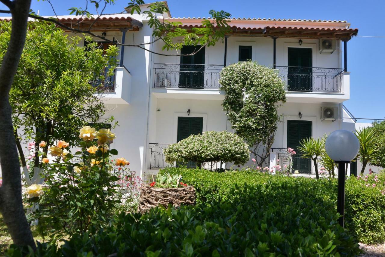 Kostas' Garden Apartment Roda  Luaran gambar