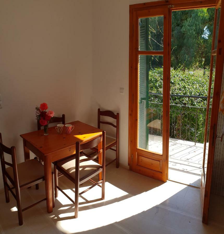 Kostas' Garden Apartment Roda  Luaran gambar