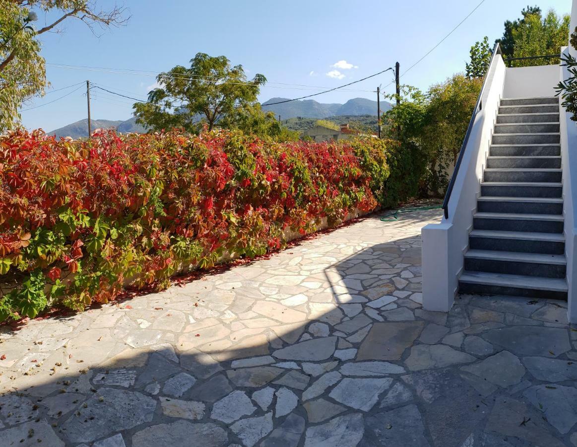 Kostas' Garden Apartment Roda  Luaran gambar