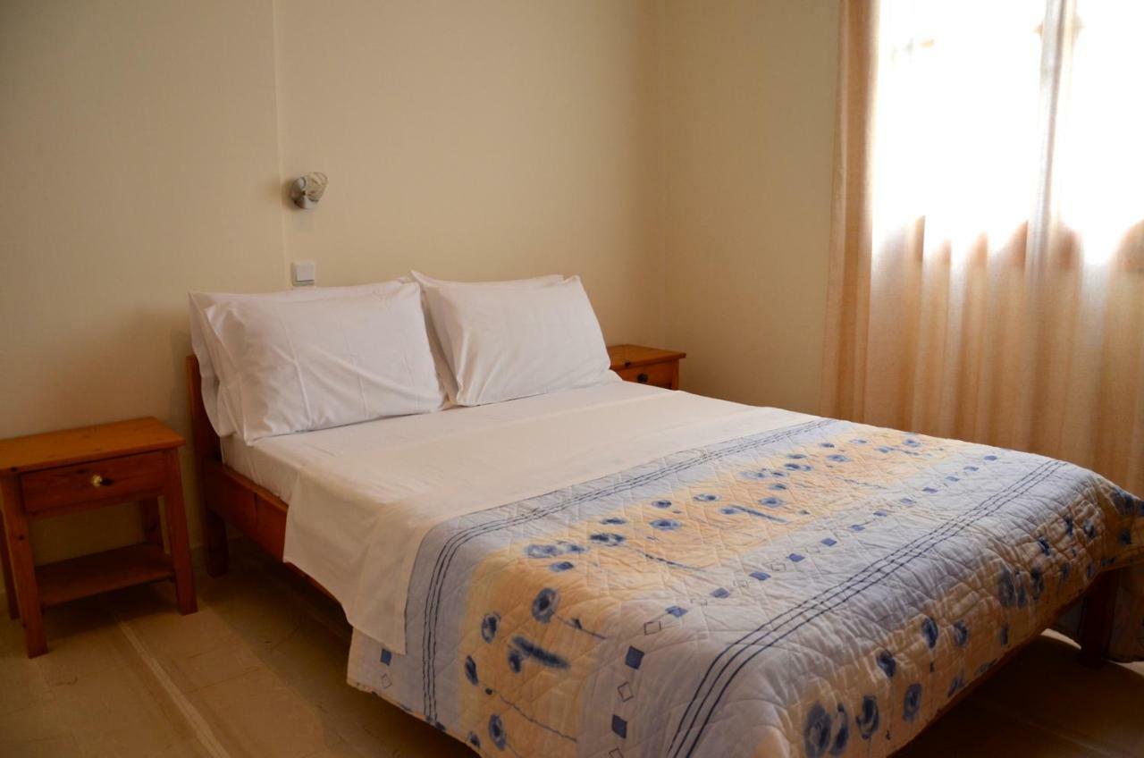 Kostas' Garden Apartment Roda  Luaran gambar