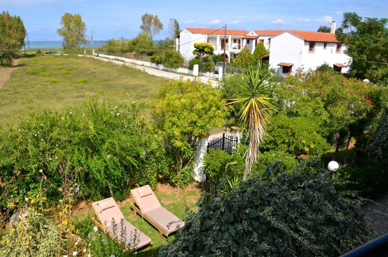 Kostas' Garden Apartment Roda  Luaran gambar