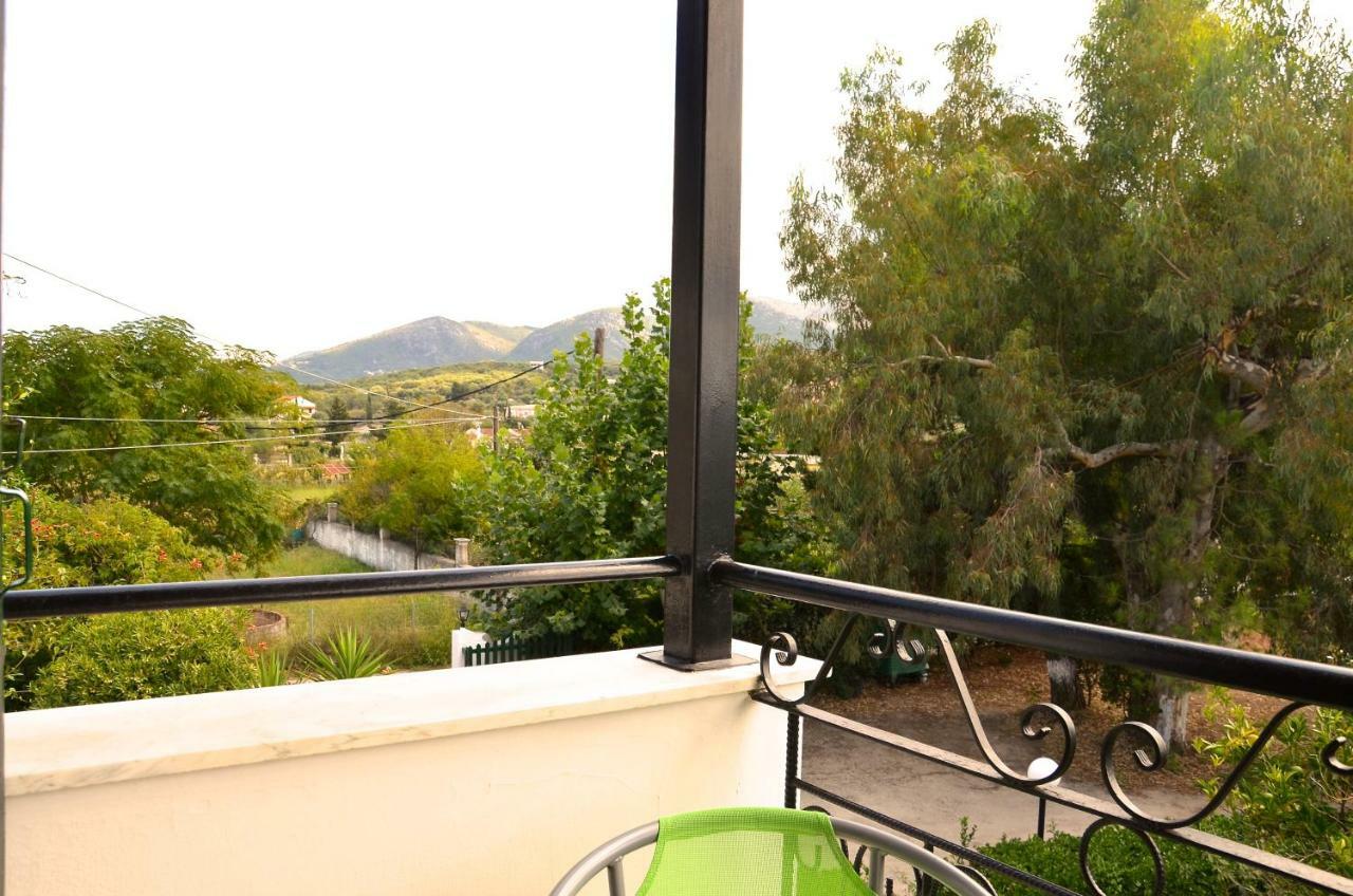 Kostas' Garden Apartment Roda  Luaran gambar