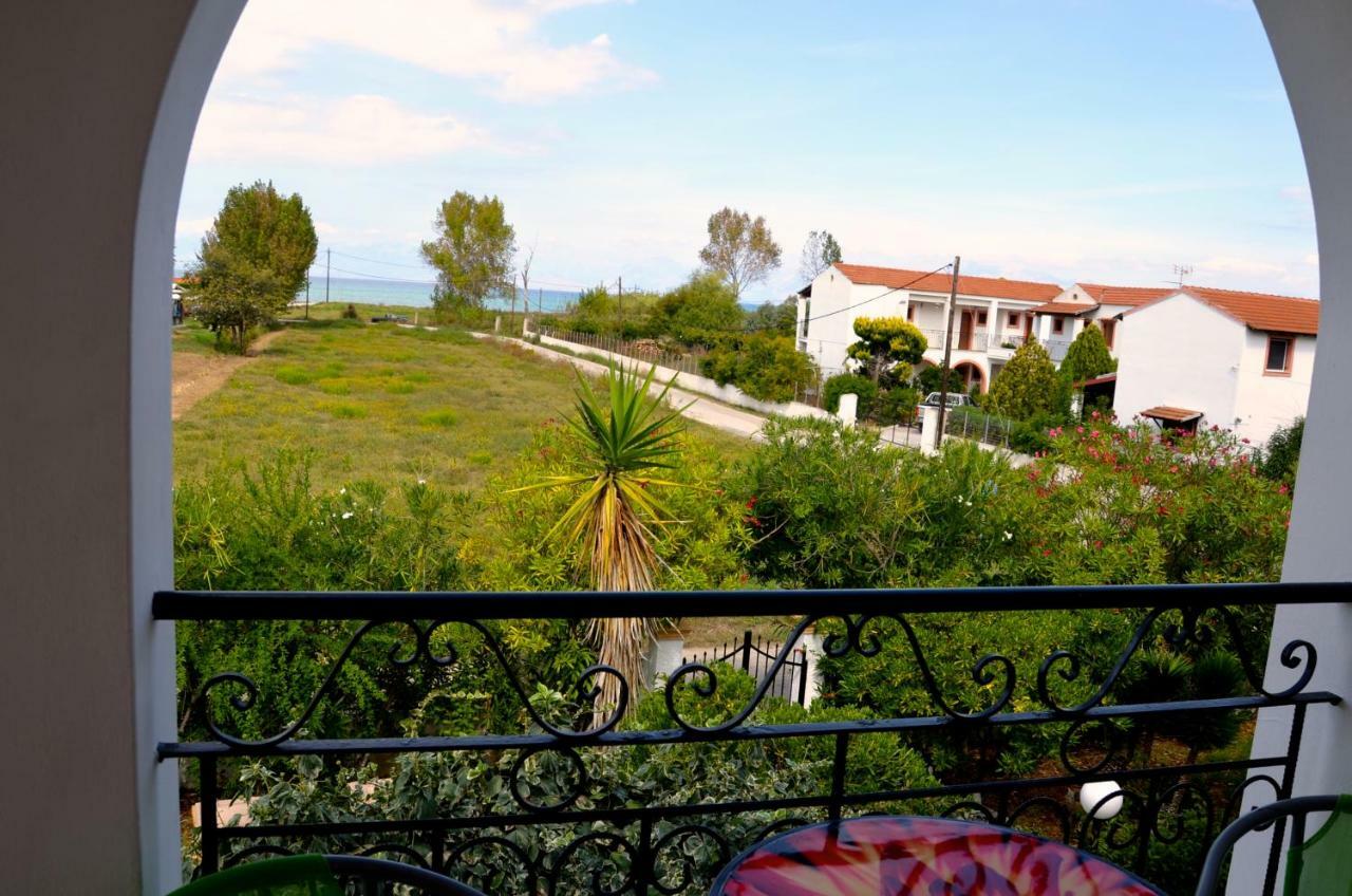 Kostas' Garden Apartment Roda  Luaran gambar