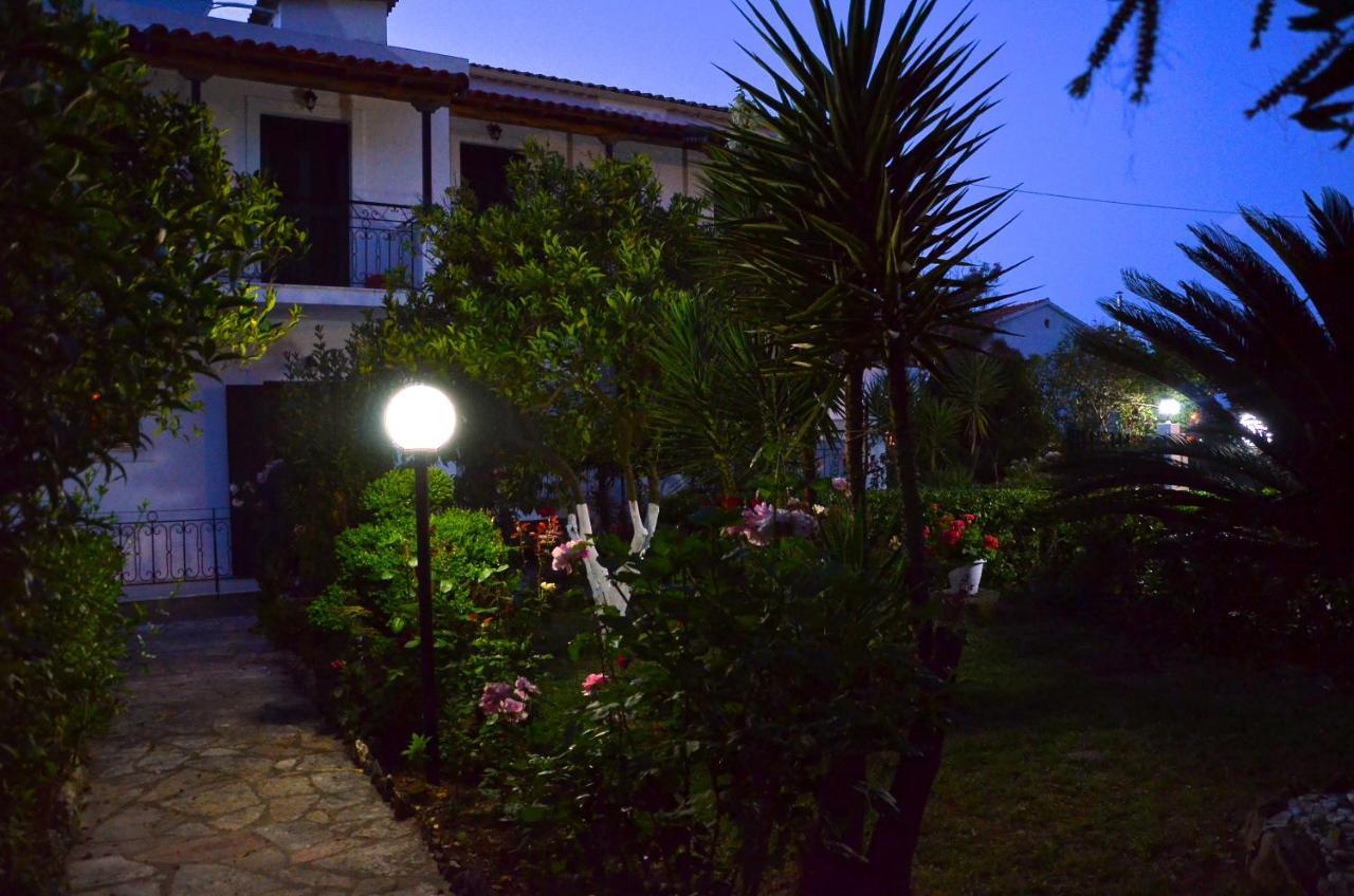 Kostas' Garden Apartment Roda  Luaran gambar