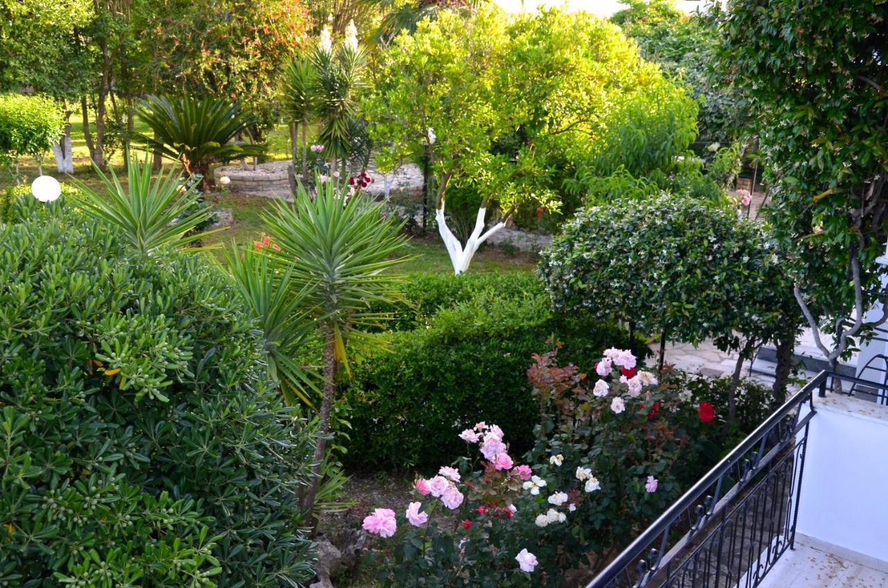 Kostas' Garden Apartment Roda  Luaran gambar