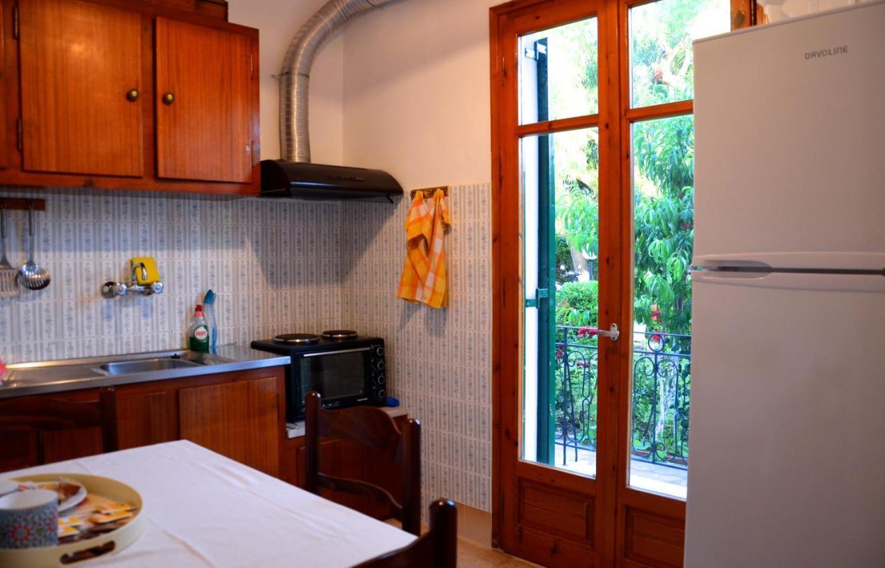 Kostas' Garden Apartment Roda  Luaran gambar