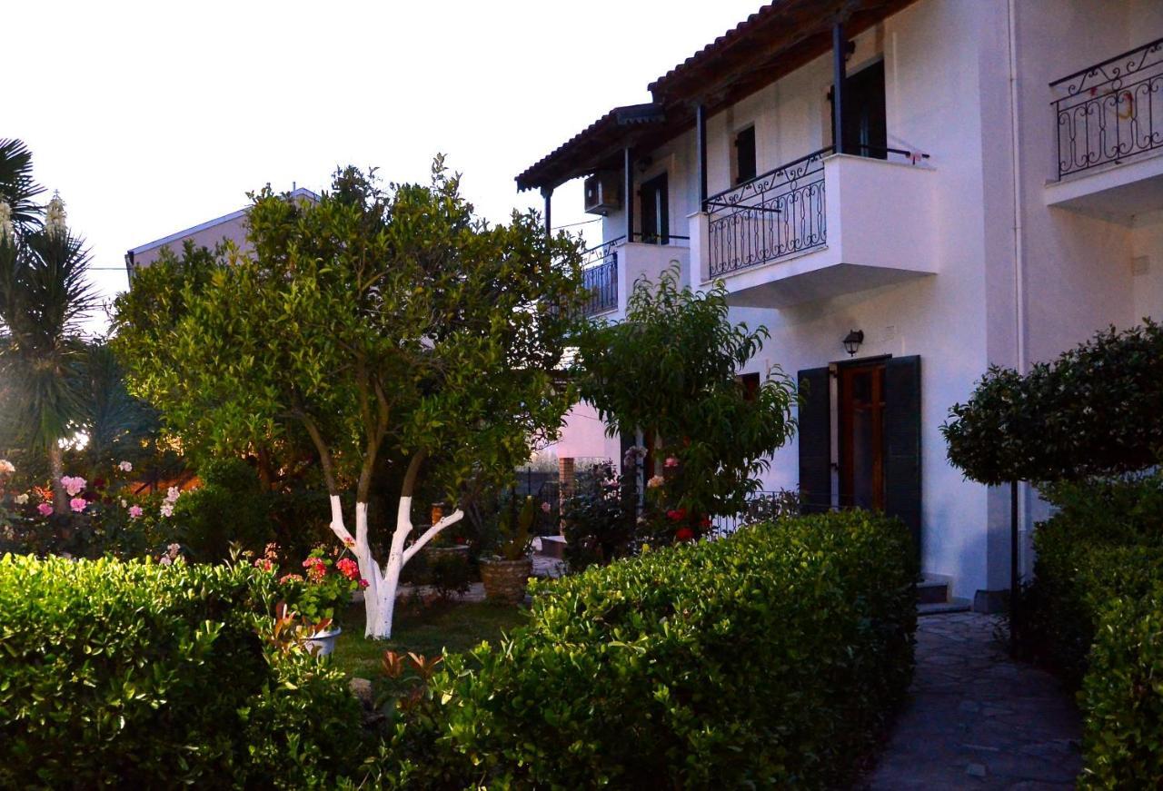 Kostas' Garden Apartment Roda  Luaran gambar