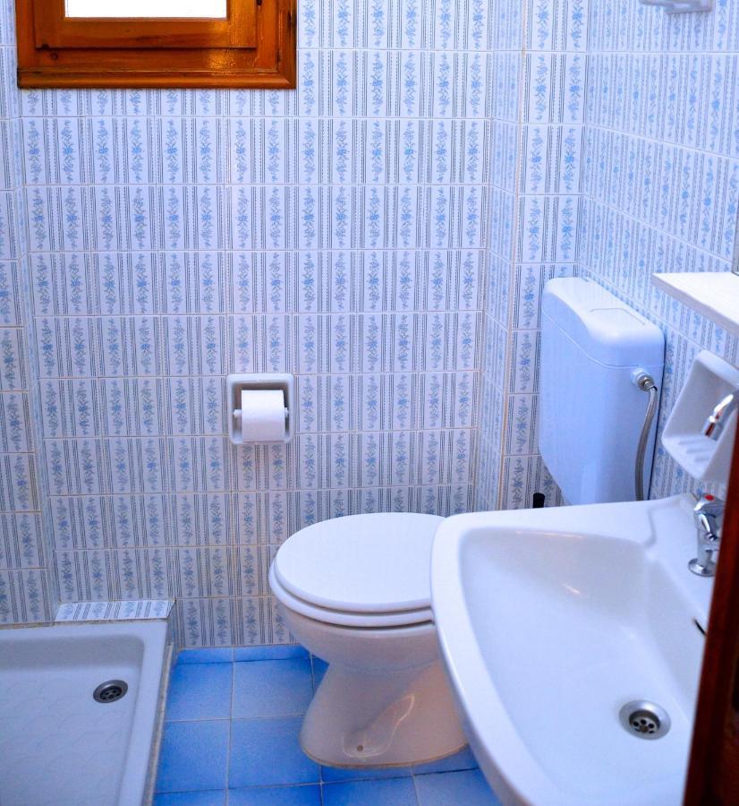 Kostas' Garden Apartment Roda  Luaran gambar