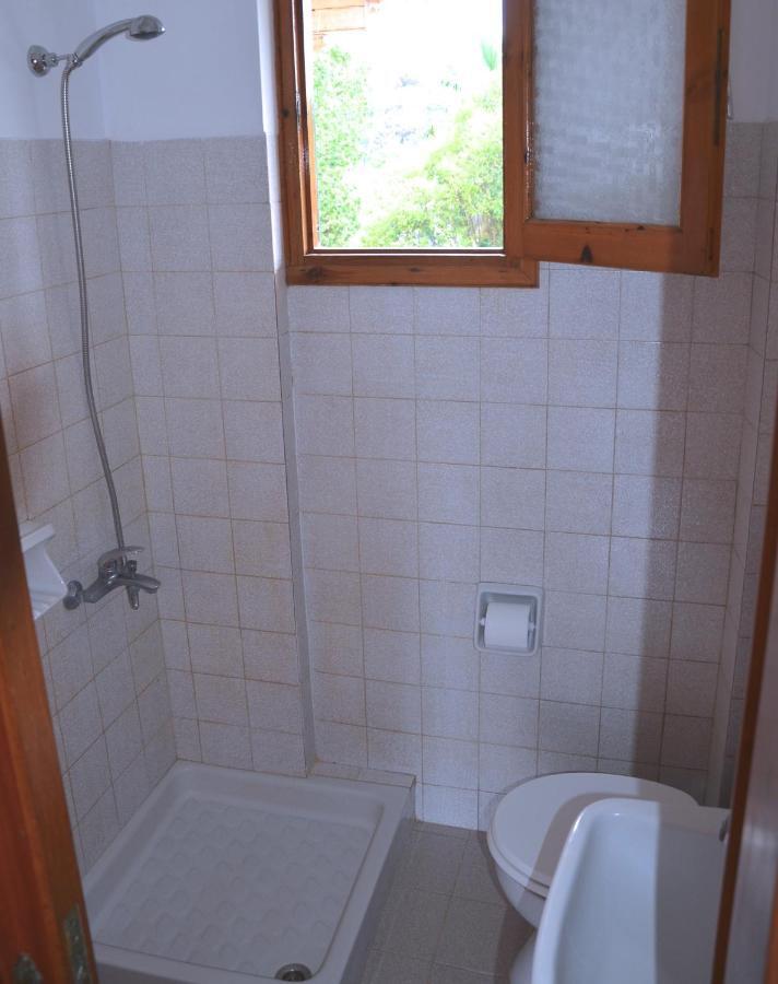 Kostas' Garden Apartment Roda  Luaran gambar
